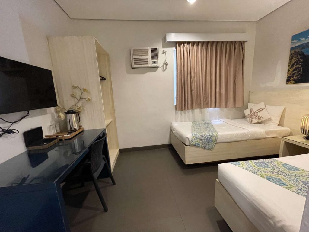 treetop suites standard room